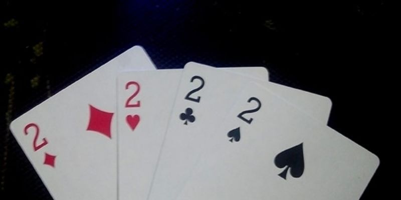 Cách dụ heo đỏ để chặt trong bài tiến lên: Mẹo và chiến lược 3 Mẹo và chiến lược hiệu quả trong cách dụ heo đỏ để chặt